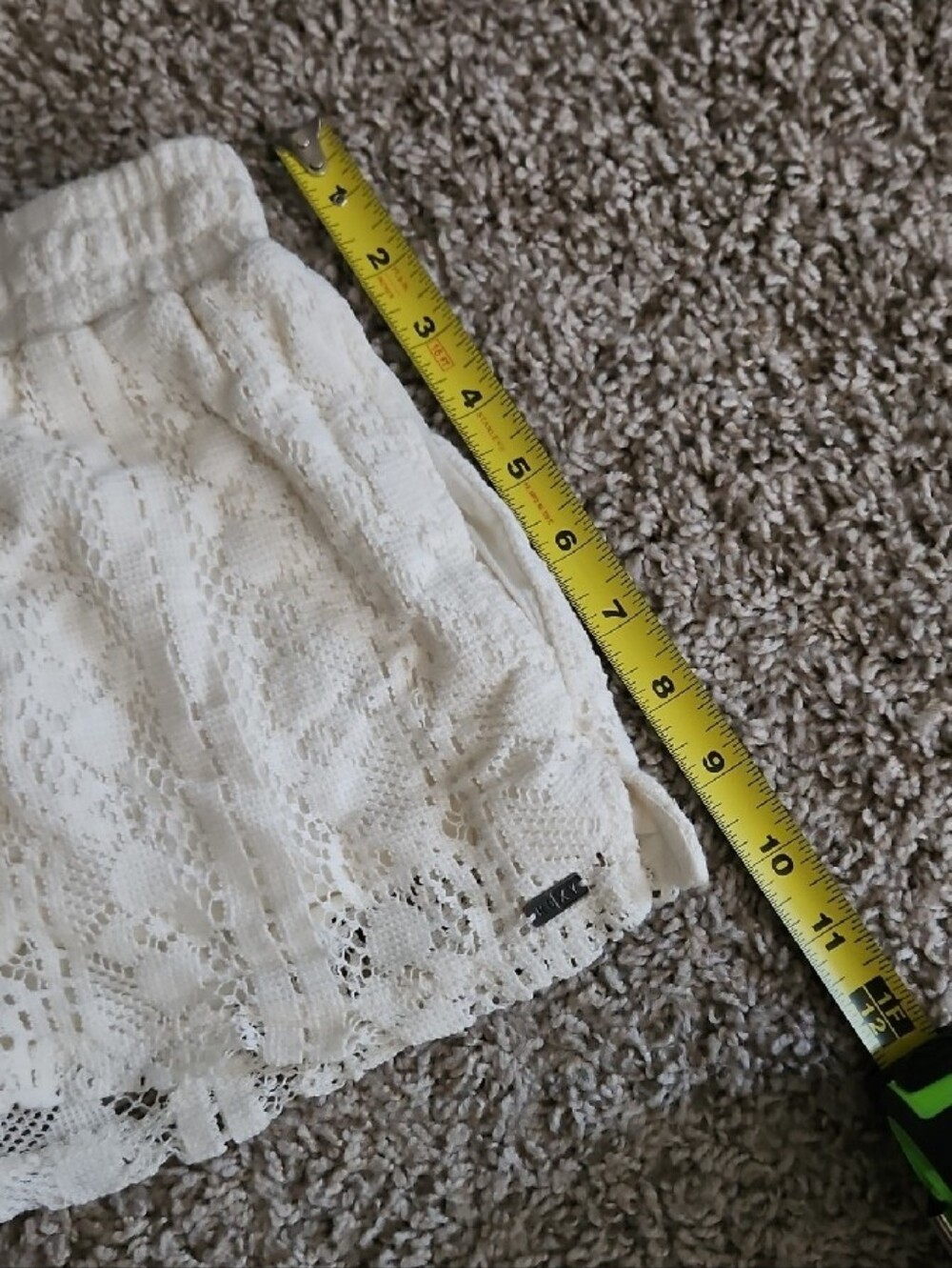 Roxy Shorts | White Lace Shorts with Pockets | Size Small | (NWT) - Picture 5 of 5